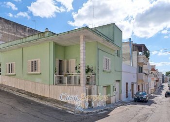 Facciata - Casa indipendente via Savoia, Matino - foto 1