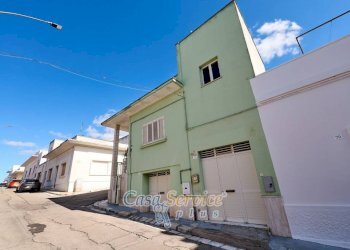Facciata - Casa indipendente via Savoia, Matino - foto 2