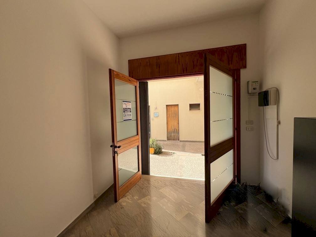 Ingresso - Negozio via Nizza, Matino - foto 3