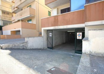 Box auto - Box via Milano, Gallipoli - photo 1