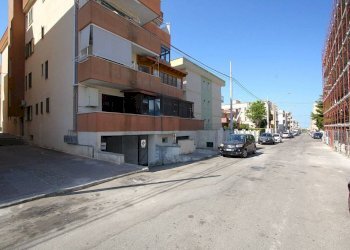 Zona - Box via Milano, Gallipoli - foto 3