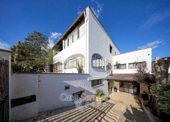Facciata - Casa indipendente viale della Satureggia, Matino - foto 15