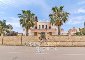 facciata - Villa via Arturo Toscanini, Nociglia - foto 9