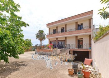 facciata - Villa via Arturo Toscanini, Nociglia - foto 27