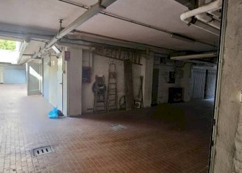 Interno non residenziale - Box via della Gabella, 1, Bologna (zona Corticella) - foto 5