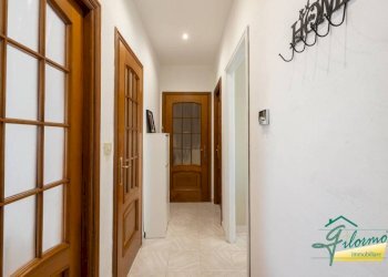Corridoio - Four-room apartment via Giuseppe Verdi, Poirino - photo 9