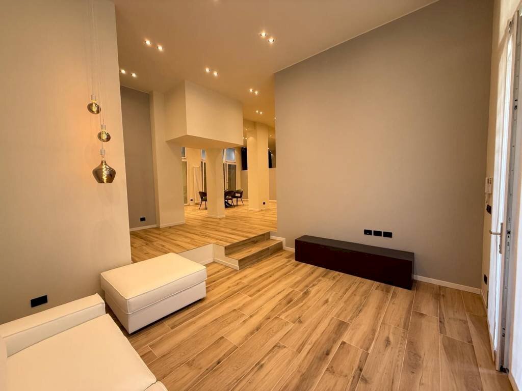Soggiorno - Loft via Ugo Foscolo, 4/a, Torino (zona San Salvario) - foto 1