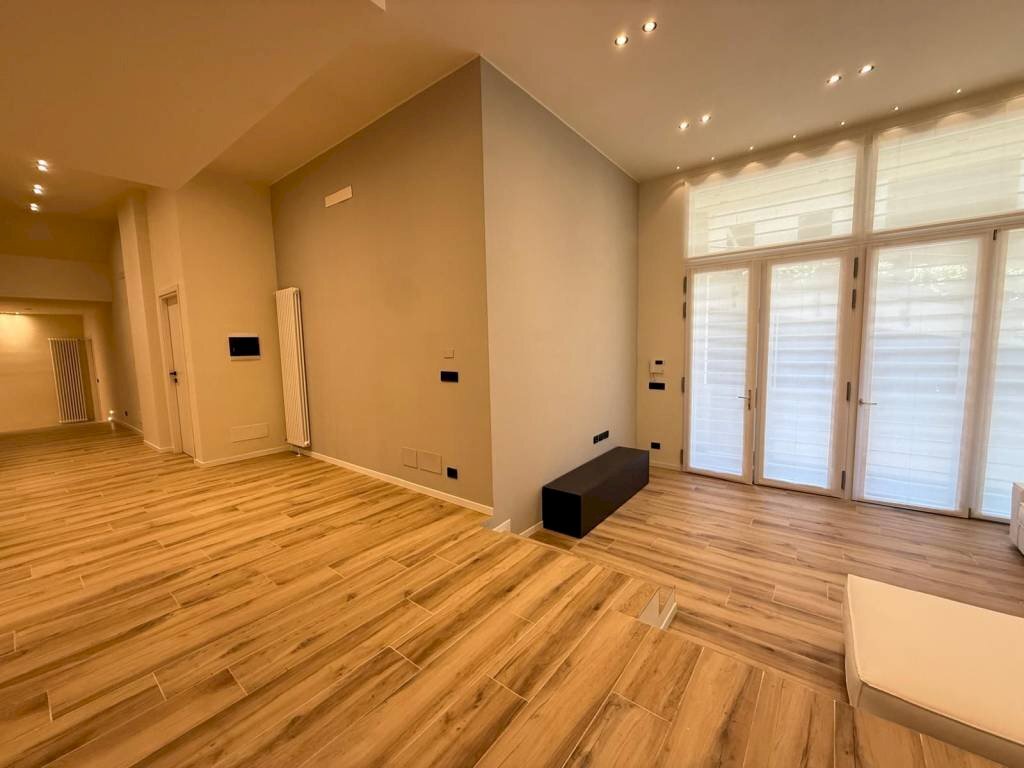 Soggiorno - Loft via Ugo Foscolo, 4/a, Torino (zona San Salvario) - foto 1