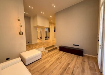Soggiorno - Loft via Ugo Foscolo, 4/a, Torino (zona San Salvario) - foto 4