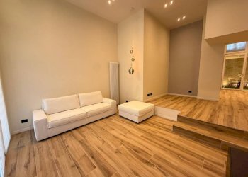 Soggiorno - Loft via Ugo Foscolo, 4/a, Torino (zona San Salvario) - foto 5