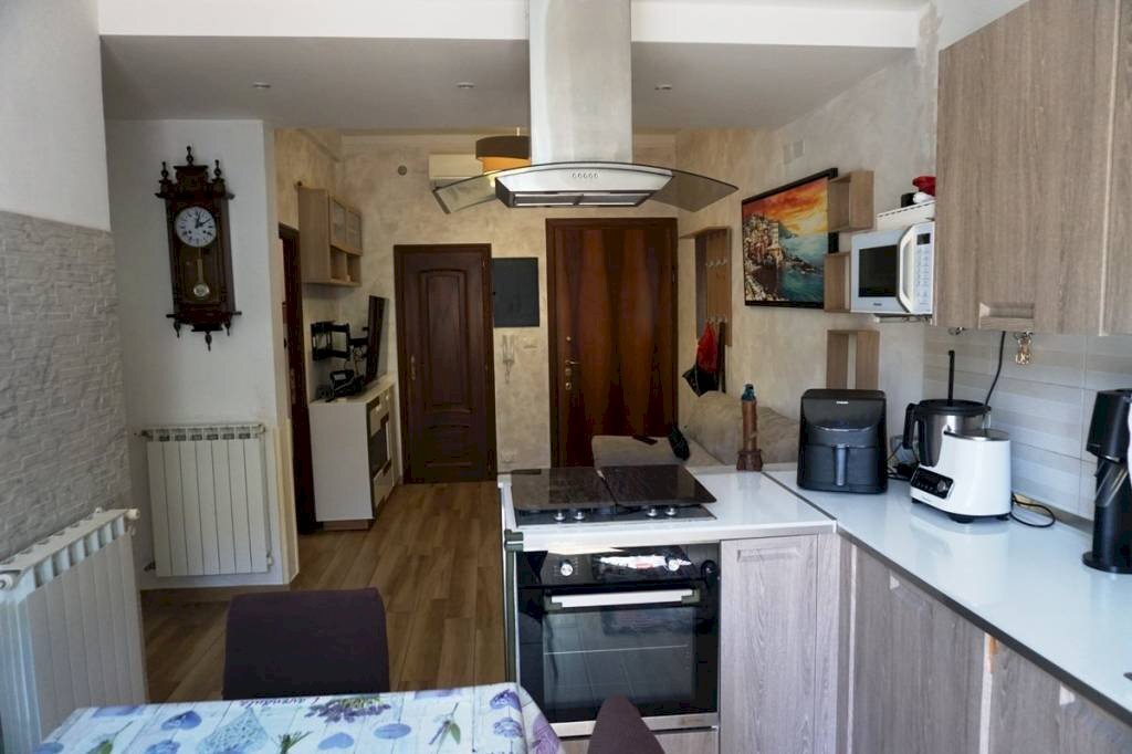 Cucina - Trilocale via San Bartolomeo del Fossato, 67, Genova (zona Sampierdarena) - foto 3