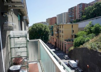 Balcone - Trilocale via San Bartolomeo del Fossato, 67, Genova (zona Sampierdarena) - foto 12