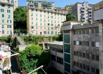 Vista - Trilocale via San Bartolomeo del Fossato, 67, Genova (zona Sampierdarena) - foto 17