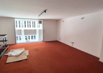 Ufficio - Negozio via Trottechien, 35B, Aosta - foto 9
