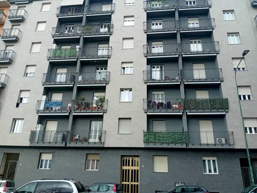 Facciata - Appartamento via Arbe, 24, Torino (zona Santa Rita) - foto 1
