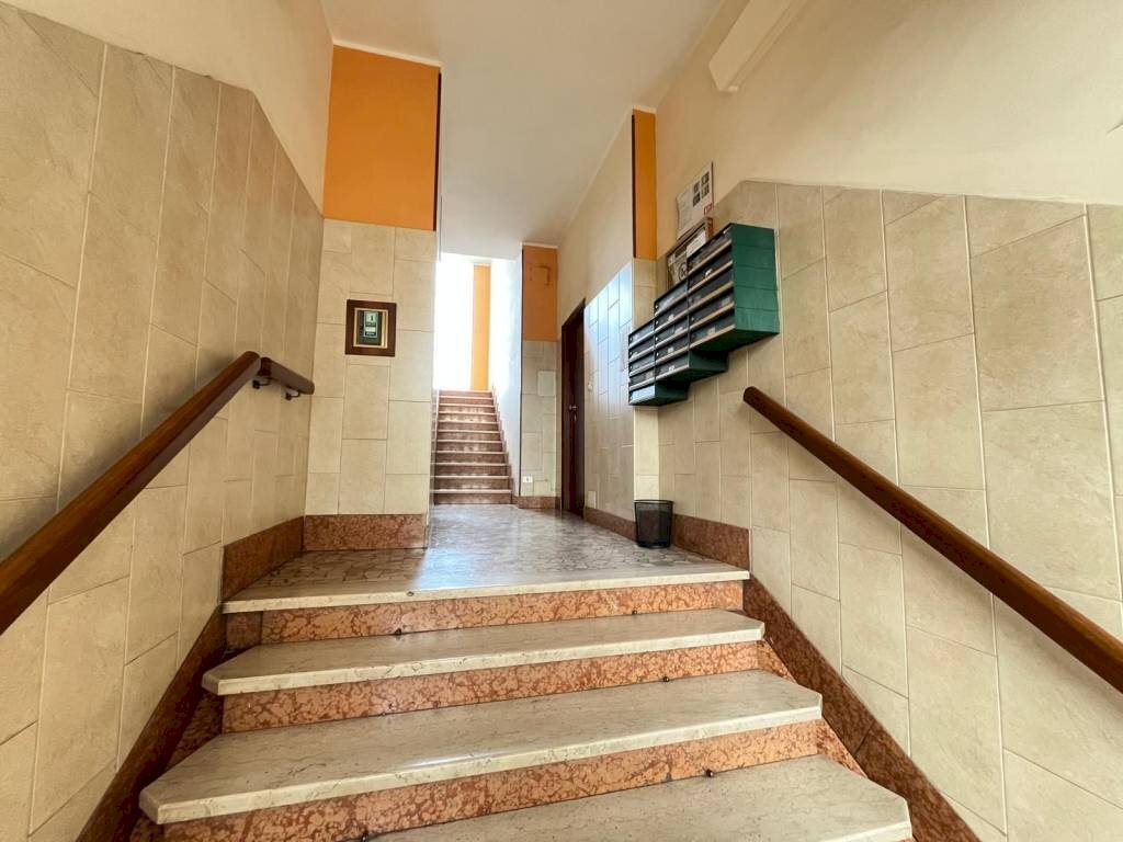Interno palazzo - Appartamento via Arbe, 24, Torino (zona Santa Rita) - foto 3