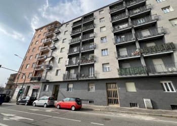 Facciata - Appartamento via Arbe, 24, Torino (zona Santa Rita) - foto 2