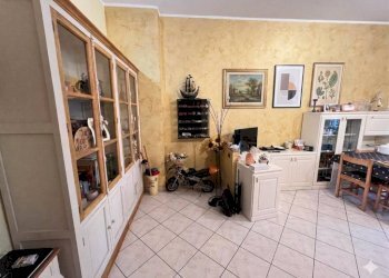 Soggiorno - Appartamento via Arbe, 24, Torino (zona Santa Rita) - foto 9