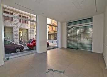 Interno non residenziale - Shop via Ugo Bassi, 6/i, Bologna (neighborhood Centro Storico) - photo 6