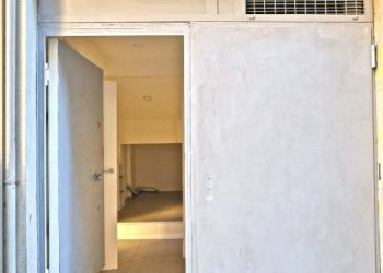 Ingresso - Negozio via Ugo Bassi, 6/i, Bologna (zona Centro Storico) - foto 22