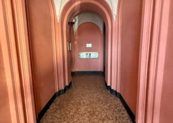 Interno palazzo - Three-room apartment corso Giulio Cesare, 23, Torino (neighborhood Aurora) - photo 2