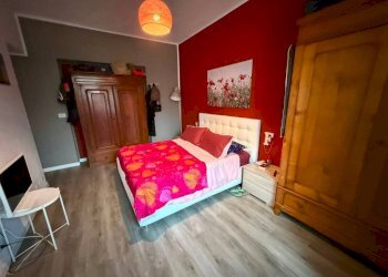 Camera da letto - Three-room apartment corso Giulio Cesare, 23, Torino (neighborhood Aurora) - photo 18
