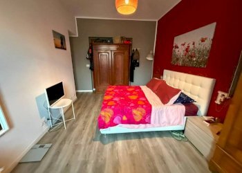 Camera da letto - Three-room apartment corso Giulio Cesare, 23, Torino (neighborhood Aurora) - photo 19