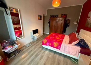 Camera da letto - Three-room apartment corso Giulio Cesare, 23, Torino (neighborhood Aurora) - photo 21