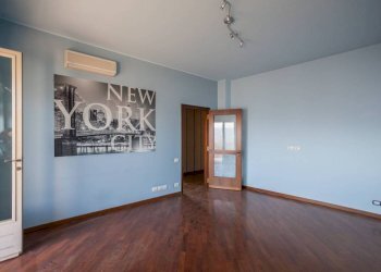 Camera da letto - Apartment strada Castiglione Alto, 19, Castiglione Torinese - photo 30