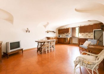 Salone - Casa indipendente piazza Carlo Mauro, 7, Chiusa di Pesio - foto 6