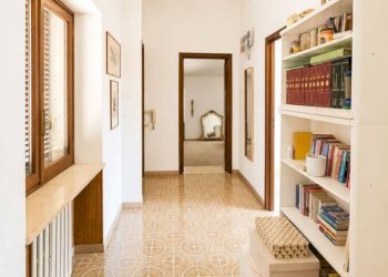 Corridoio - Casa indipendente piazza Carlo Mauro, 7, Chiusa di Pesio - foto 15