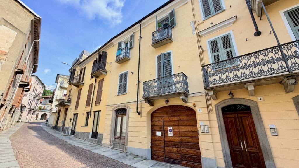 Facciata - Appartamento via Emma e Antonio Cerino Zegna, 6, Biella - foto 1