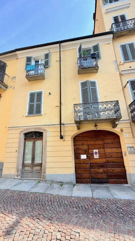 Facciata - Appartamento via Emma e Antonio Cerino Zegna, 6, Biella - foto 2