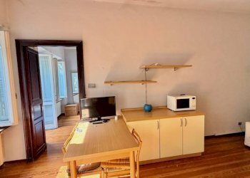 Salone - Appartamento via Emma e Antonio Cerino Zegna, 6, Biella - foto 8