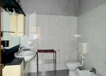 Bagno - Appartamento via Emma e Antonio Cerino Zegna, 6, Biella - foto 17