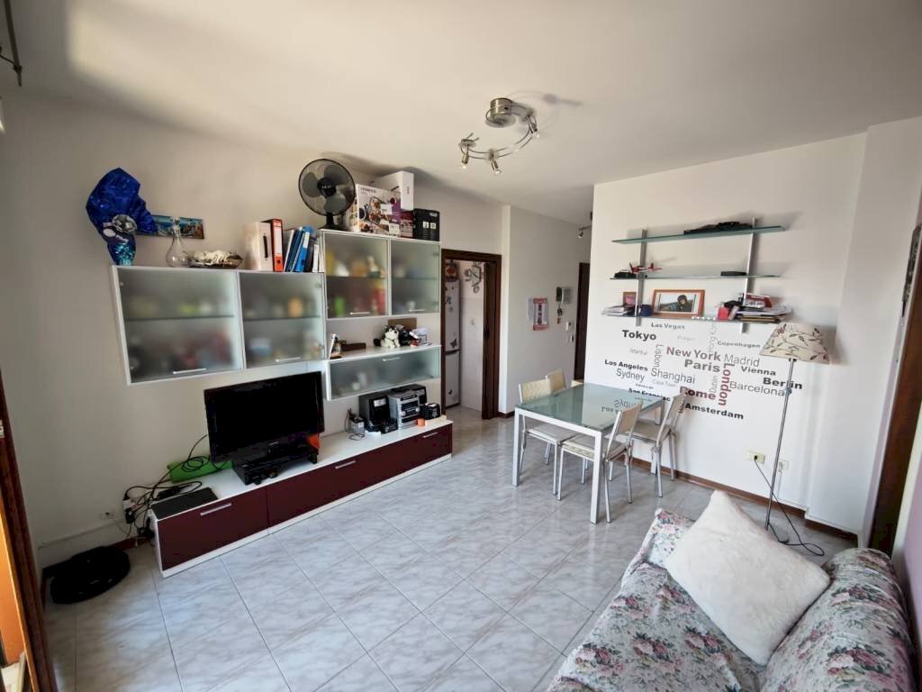 Salone - Four-room apartment Calderara di Reno - photo 1
