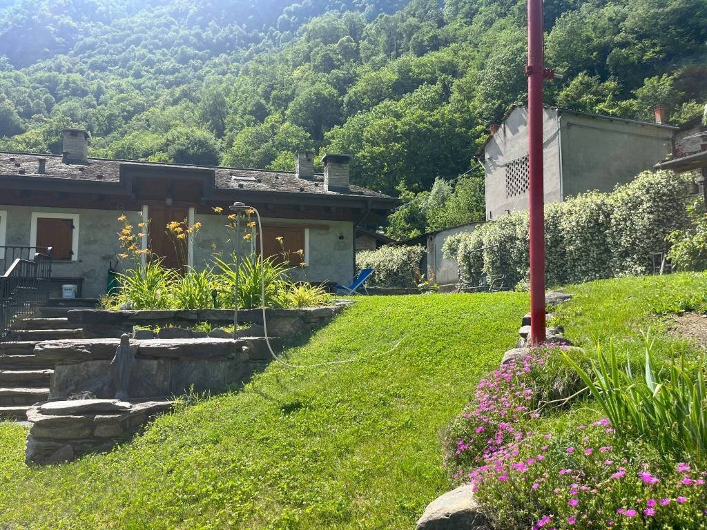 Giardino - Appartamento Frazione Arquino, Sondrio - foto 1
