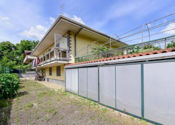 Facciata - Villa via Don Cosma Zonca, 11, Besana in Brianza - foto 8