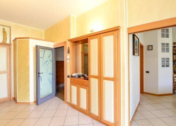 Disimpegno - Villa via Don Cosma Zonca, 11, Besana in Brianza - foto 14