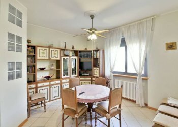 Salone - Villa via Don Cosma Zonca, 11, Besana in Brianza - foto 16