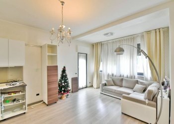 Salone - Villa via Don Cosma Zonca, 11, Besana in Brianza - foto 20