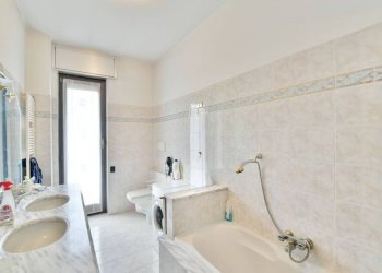 Bagno - Villa via Don Cosma Zonca, 11, Besana in Brianza - foto 23