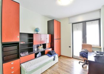 Camera da letto - Villa via Don Cosma Zonca, 11, Besana in Brianza - foto 25