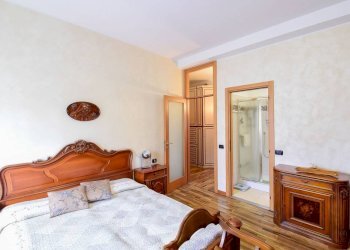 Camera da letto - Villa via Don Cosma Zonca, 11, Besana in Brianza - foto 31