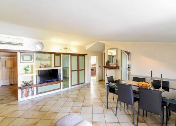 Salone - Villa via Don Cosma Zonca, 11, Besana in Brianza - foto 41