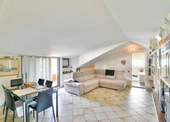 Salone - Villa via Don Cosma Zonca, 11, Besana in Brianza - foto 43