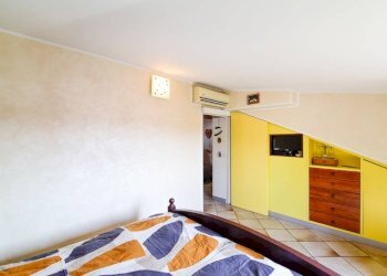 Camera da letto - Villa via Don Cosma Zonca, 11, Besana in Brianza - foto 46