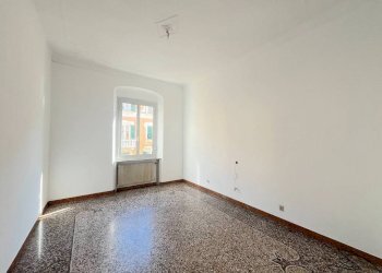 Camera da letto - Four-room apartment via Lorenzo Pareto, 5, Genova (neighborhood Foce) - photo 10