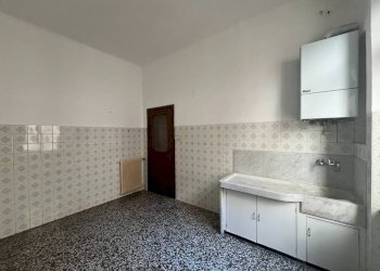 Cucina - Four-room apartment via Lorenzo Pareto, 5, Genova (neighborhood Foce) - photo 16
