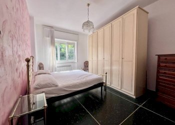 Camera da letto - Appartamento via Sant'Alberto, 37A, Genova (zona Sestri Ponente) - foto 10